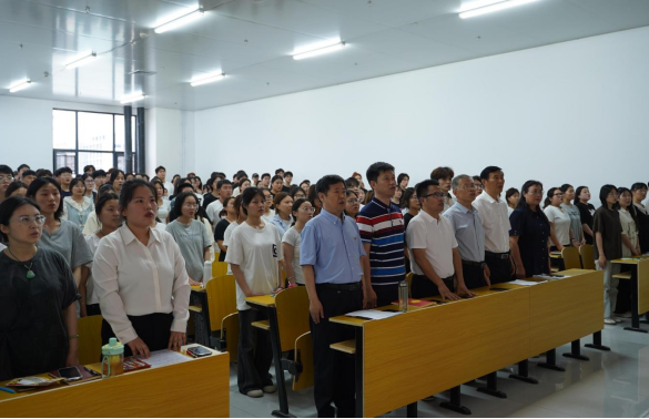 我校2025年春季學(xué)期入黨積極分子集中培訓(xùn)班開(kāi)班儀式暨開(kāi)班第一講順利舉行